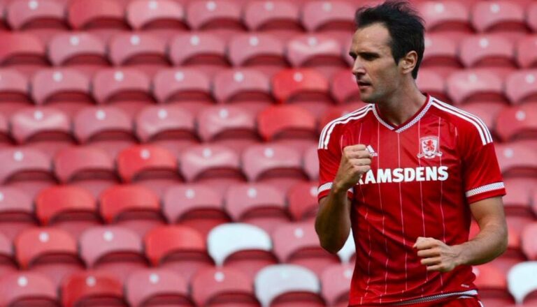 Kike García, en un partido con el Middlesbroguht FC