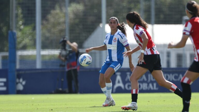 Laura Martínez fue titular y completó todo el partido en el Espanyol Femenino - Athletic Club de Bilbao