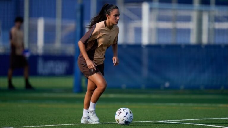Laura Martínez avanza en su recuperación de la lesión de ligamento cruzado anterior en la CE Dani Jarque