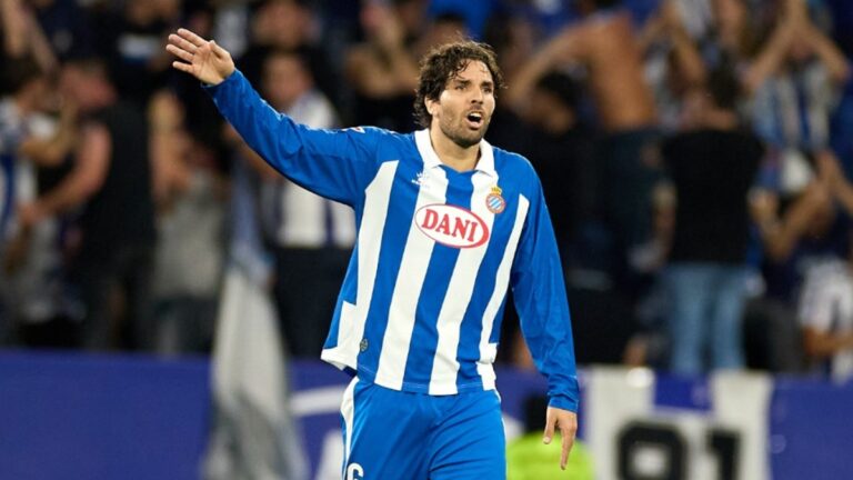 Leandro Cabrera acabó siendo el capitán del Espanyol ante el Sevilla FC