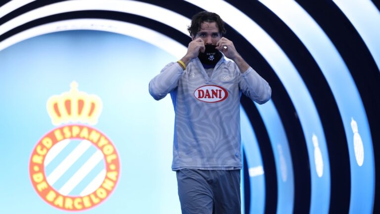 Leandro Cabrera, en el túnel de vestuarios del RCDE Stadium