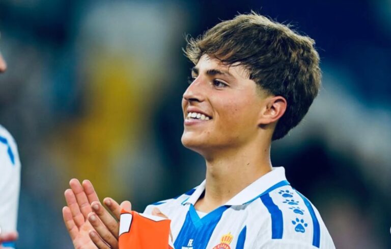 Lluc Castell, al Burnley FC traspasado Lluc Castell debutó en Primera división en el Espanyol - Real Sociedad