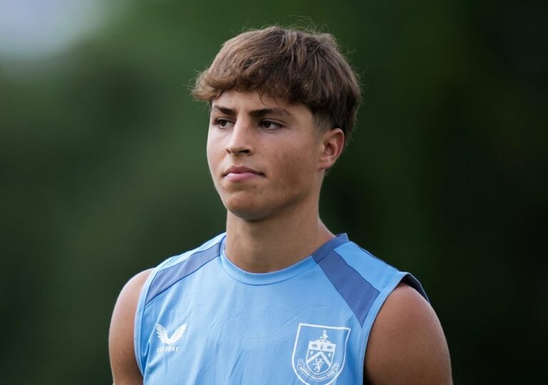 Lluc Castell, el ‘primer’ estreno del nuevo Burnley FC Lluc Castell ya es jugador del Burnley FC
