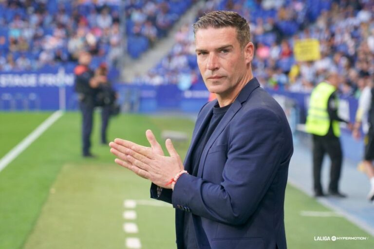 Luis Carrión, en el área técnica del Carlos Tartiere