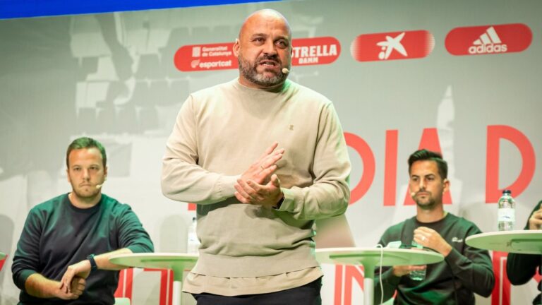 Manolo González, junto a su staff, en la la 13ª edición del Día del Entrenador/a