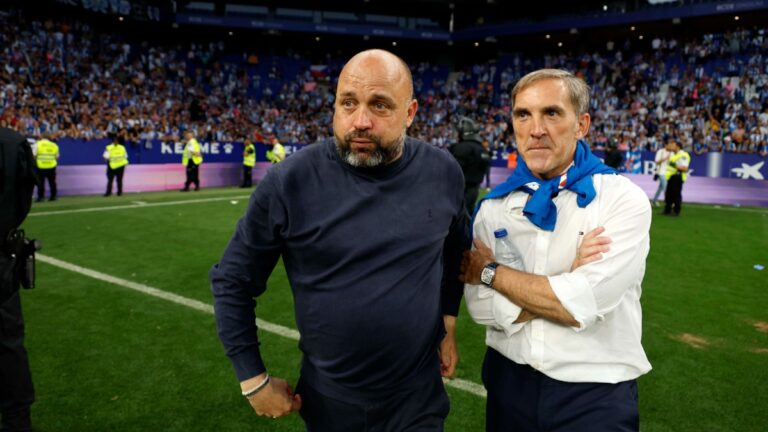 Manolo González y Fran Garagarza, en el RCDE Stadium después del Espanyol - UD Las Palmas