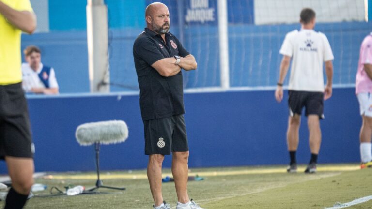 Manolo González sigue pidiendo el fichaje de un delantero