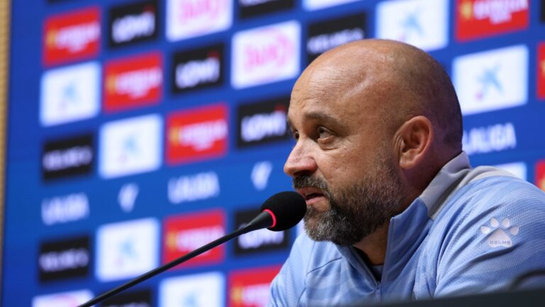 Manolo González: «No podemos darle vida al Sevilla, que se la ganen» Manolo González, en la previa del Sevilla FC - Espanyol