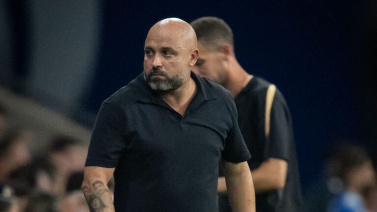 Manolo González, en el RCDE Stadium en el Espanyol - Sevilla FC
