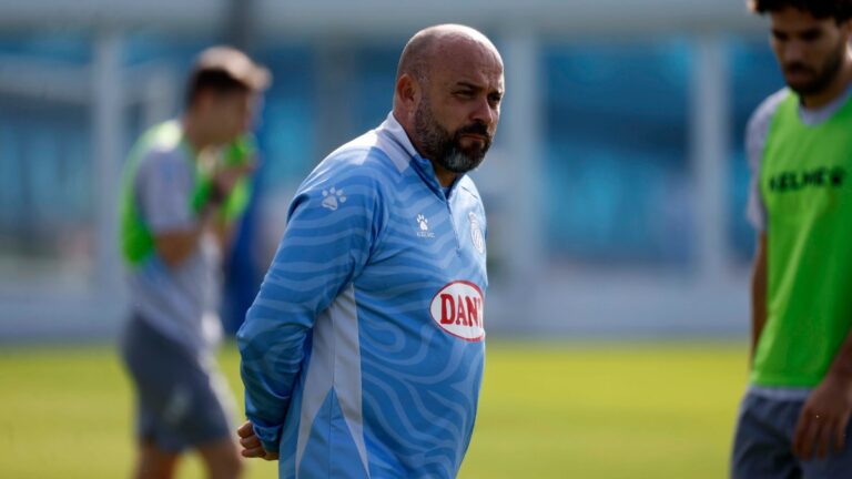 Manolo González, en una sesión de entrenamiento con el Espanyol