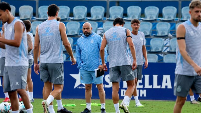 Manolo González no se pierde ningún detalle del Espanyol en la pretemporada