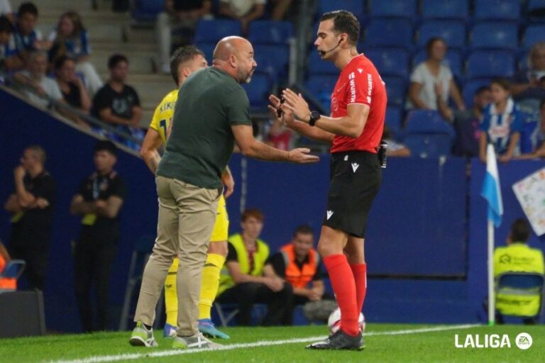 Quintero González no terminó muy bien su partido en el RCDE Stadium