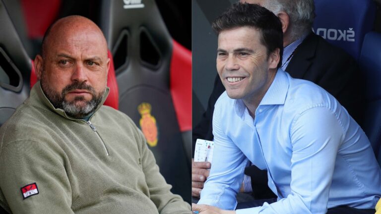 Manolo González y Rubi, sentados en el banquillo como entrenadores del Espanyol