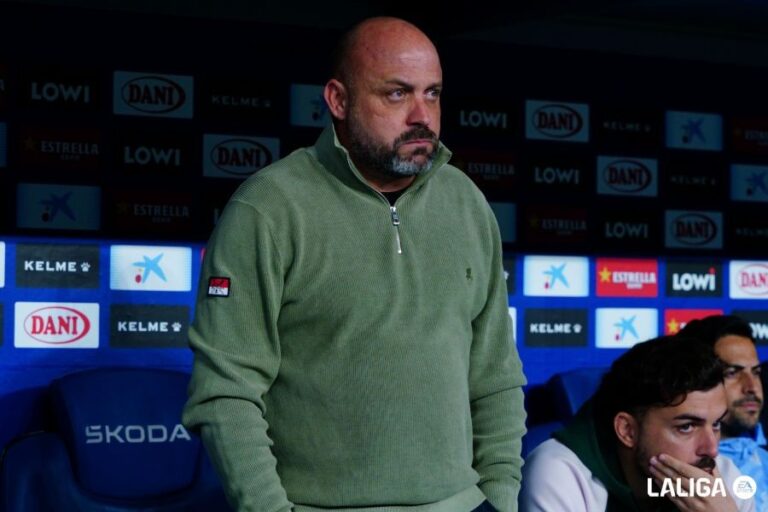 Manolo González, durante el Espanyol - Real Oviedo