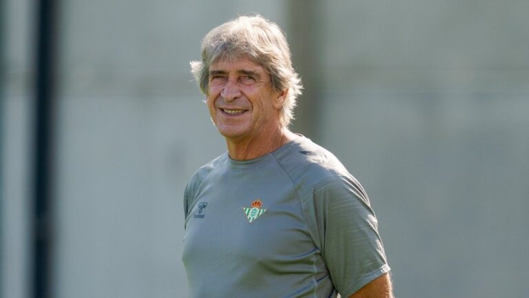 Manuel Pellegrini afronta con tranquilidad el partido ante el Espanyol