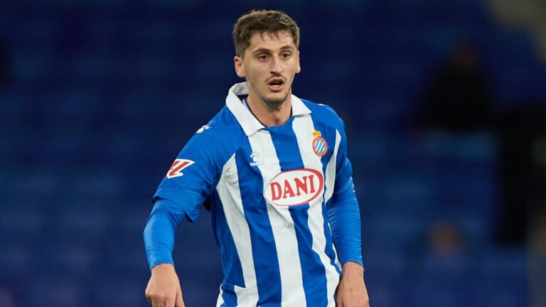 Marash Kumbulla fue titular en el Espanyol - Real Valladolid