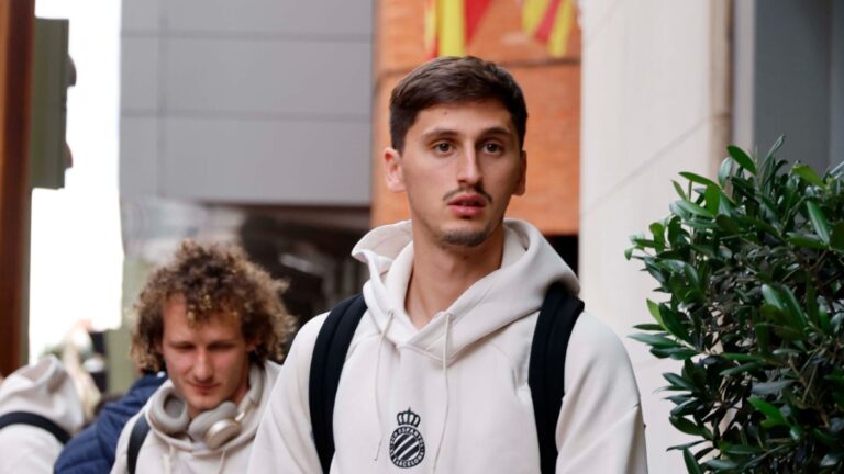 Marash Kumbulla formó parte de la expedición del Espanyol para Villarreal