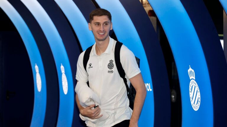 Marash Kumbulla en el RCDE Stadium