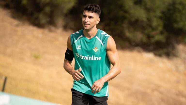 Marc Roca, en una pretemporada con el Real Betis