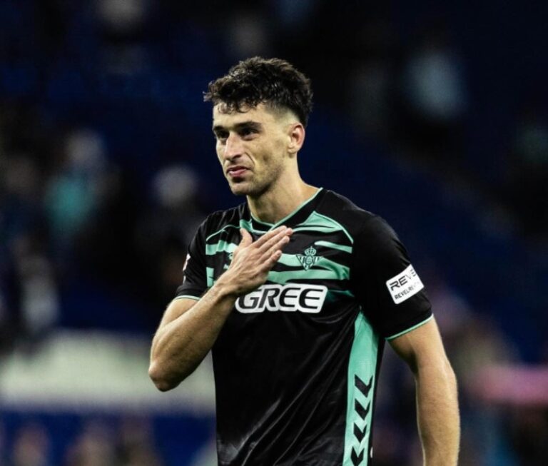 Marc Roca agradece el cariño de la afición del RCDE Stadium