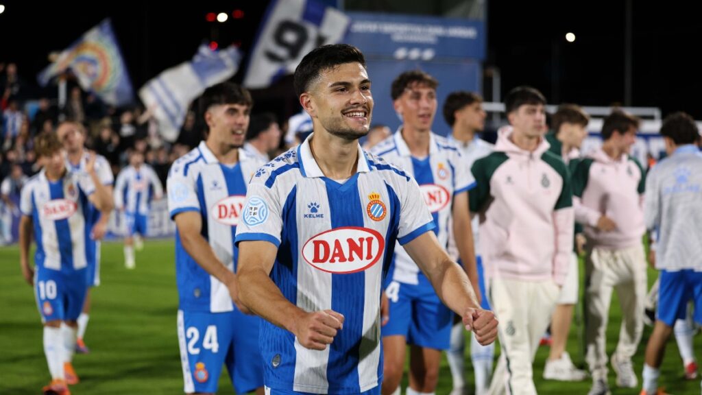 Los mejores momentos del Espanyol B – Barça Atlètic 4 Marcos Fernández completó los 90 minutos en el Espanyol B 1-0 Barça Atlètic