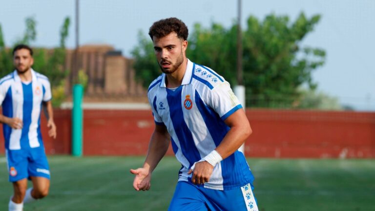 Marcos Fernández tuvo sus primeros minutos con el Espanyol ante el CF Peralada