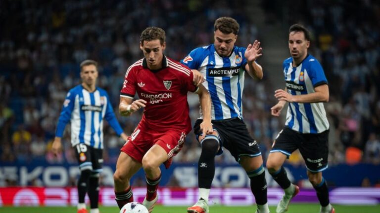Marcos Fernández: «No interfiero en la jugada del primer gol que metemos» Marcos Fernández tuvo minutos en el Espanyol - Sevilla FC