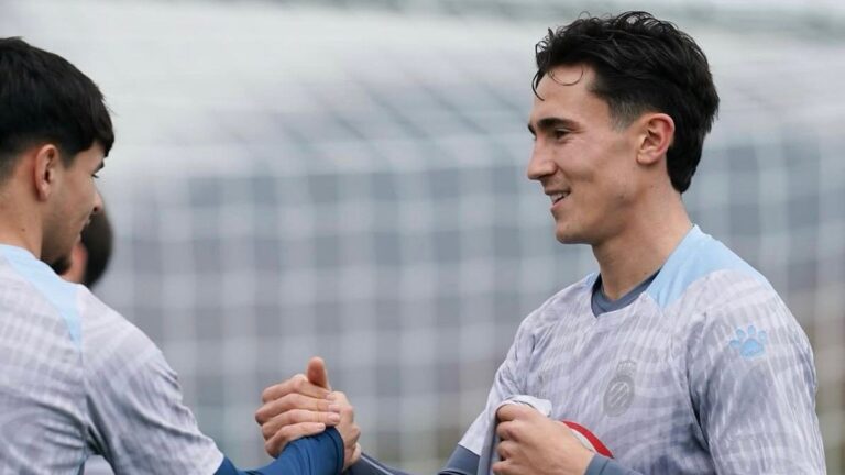 Marcos Sevila antes de un entrenamiento con el Espanyol B