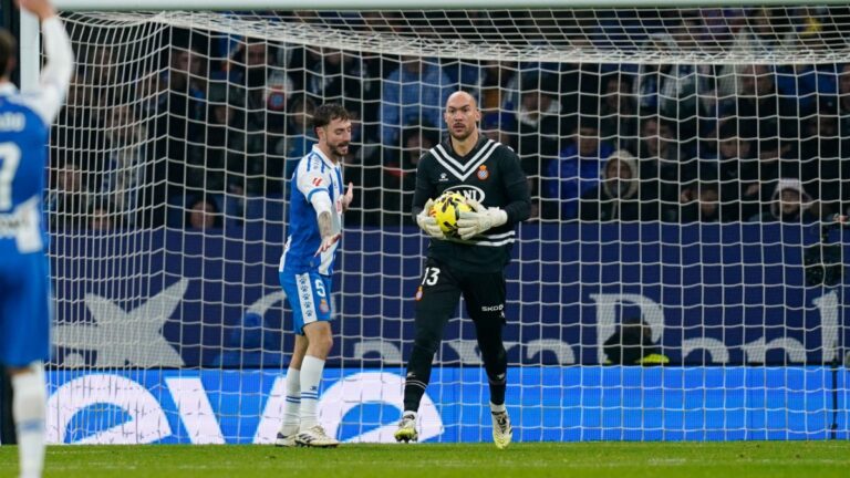 Marko Dmitrović, el porterazo del Espanyol Marko Dmitrović, durante el Espanyol - FC Barcelona en el RCDE Stadium