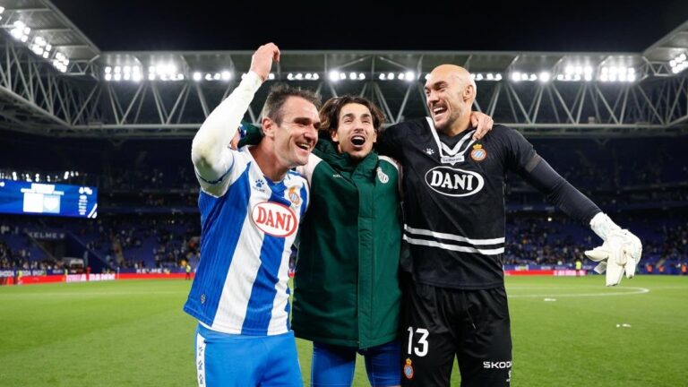 Kike García celebra el triunfo ante el Rayo Vallecano en el RCDE Stadium