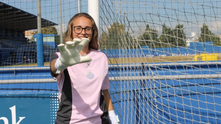 Meri Muñoz, en la previa del Real Madrid - Espanyol Femenino