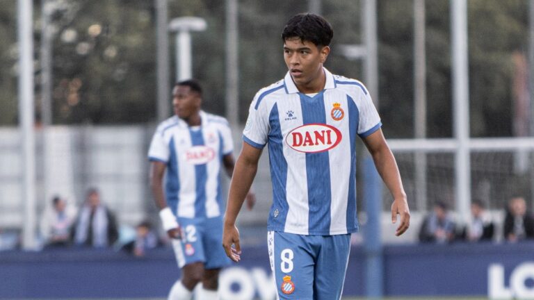 Miguel Londoño, titular en el Espanyol B - Barça Atlètic