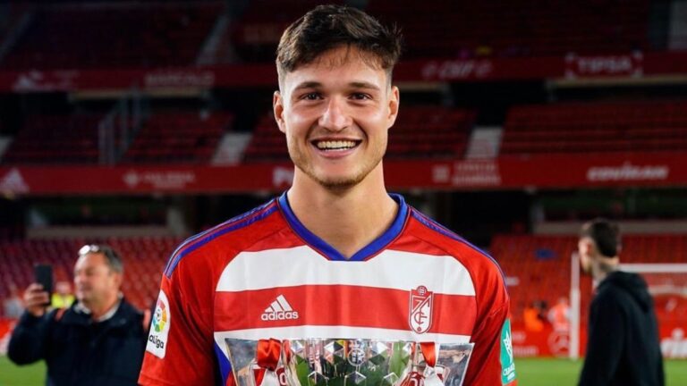 Miguel Rubio se proclamó campeón de Segunda división con el Granada CF