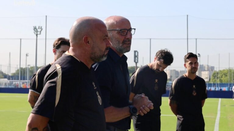 Monchi y Manolo González, en el primer entrenamiento de la pretemporada en la CE Dani Jarque