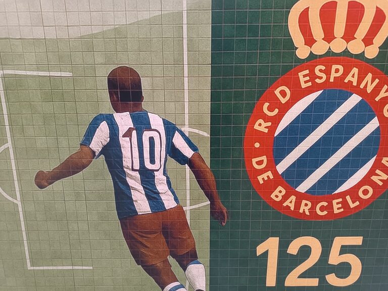 El Ayuntamiento se compromete a conmemorar los 125 años del Espanyol con un mosaico en Sarrià Mosaico espanyol