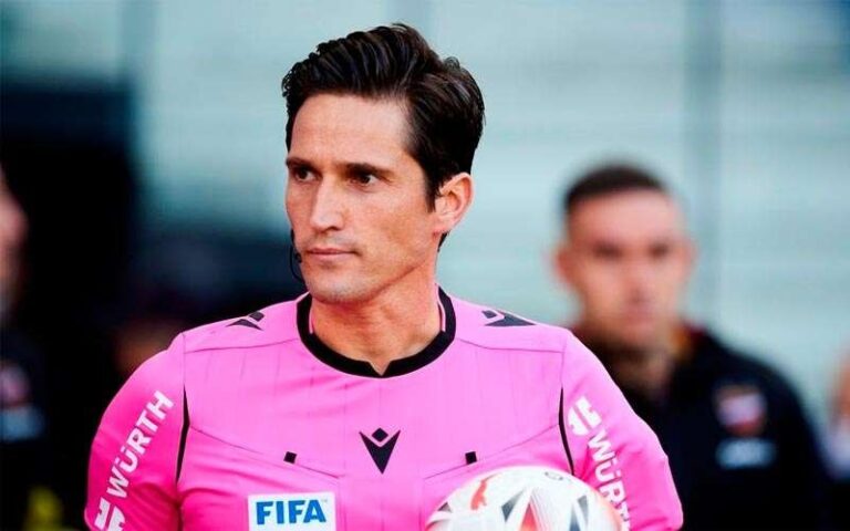 Munuera Montero pitará el derbi entre el FC Barcelona y el Espanyol