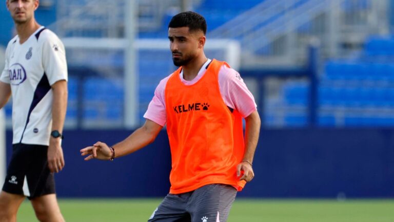 Naci Ünüvar, en la CE Dani Jarque con el Espanyol