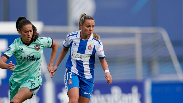 Naima García, durante el Espanyol Femenino - Levante UD