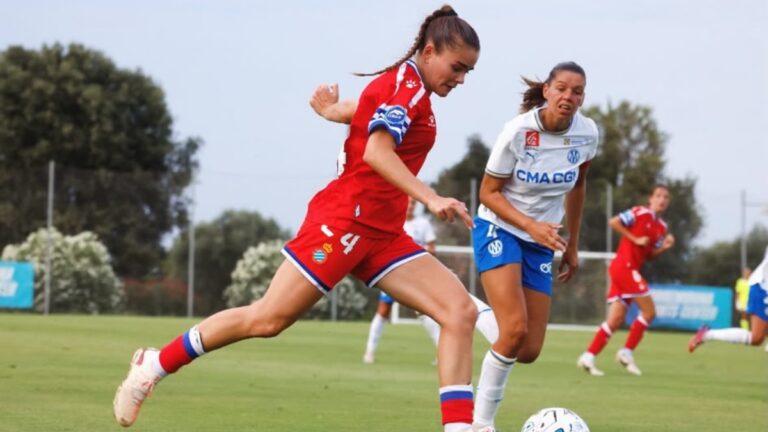 Natalia Escot empieza a marcar goles con el Espanyol Femenino Natalia Escot, titular en el Olympique de Marsella - Espanyol Femenino de pretemporada en Torremirona