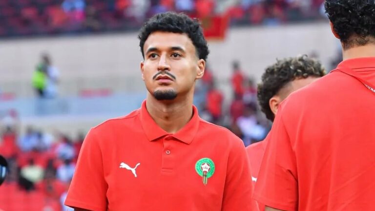 Omar El Hilali, antes de un partido con la absoluta de Marruecos