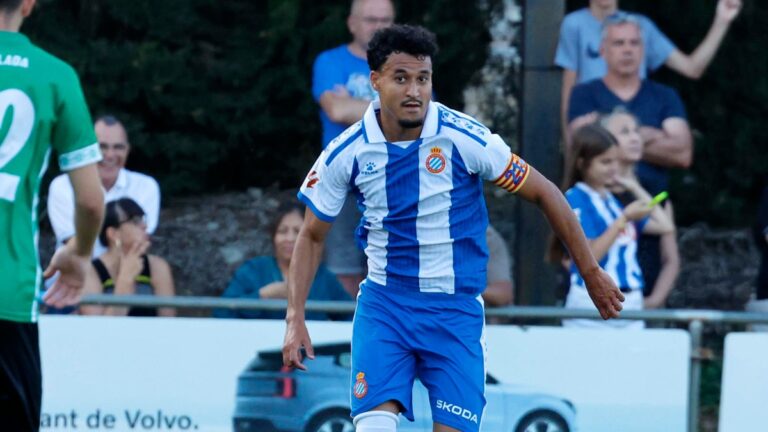 Omar El Hilali jugó la segunda mitad con el Espanyol en Peralada