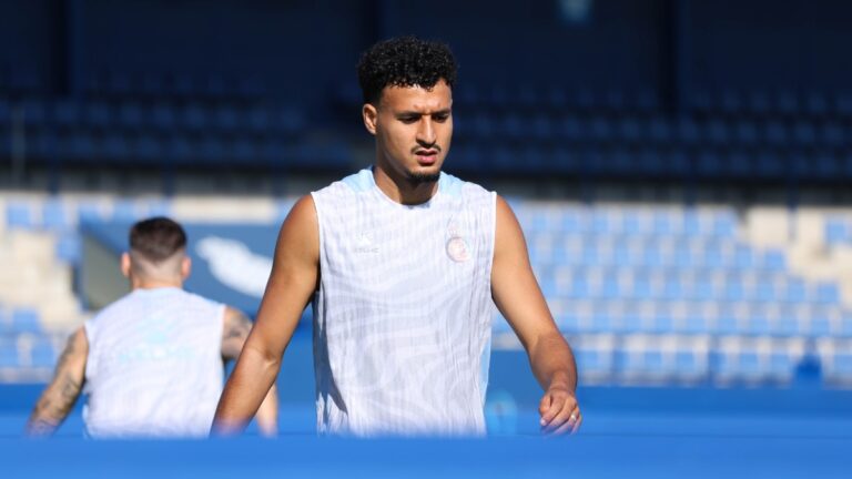 Omar El Hilali, en un entrenamiento de la pretemporada en la CE Dani Jarque