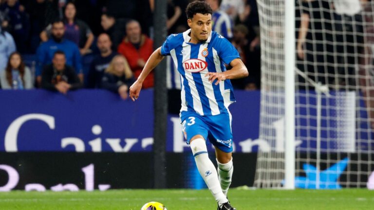 Omar El Hilali pudo sacar toda su felicidad tras la victoria del Espanyol ante el RC Celta de Vigo