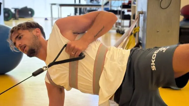 Pablo Ramón realiza ejercicios en el gimnasio antes de empezar la pretemporada con el Espanyol