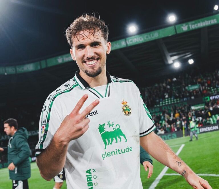 Pablo Ramón, un claro candidato al ascenso a Primera división Pablo Ramon, después de ganar el Racing de Santander 5-1 a la UD Almería