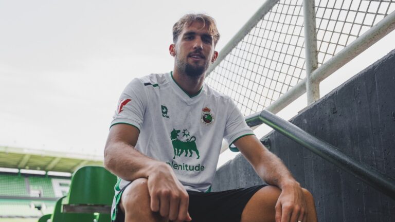 Pablo Ramón disfruta de los Campos de Esports de El Sardinero como jugador en propiedad