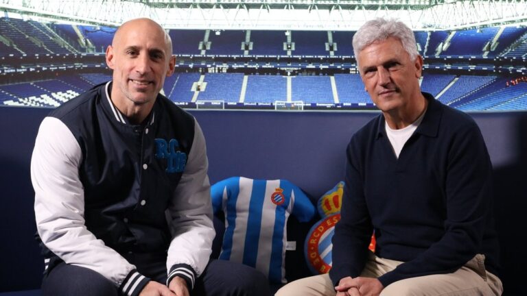 Pablo Zabaleta, junto a Rafa Ramos, en el pódcast del Espanyol 'Quan la pilota calla'