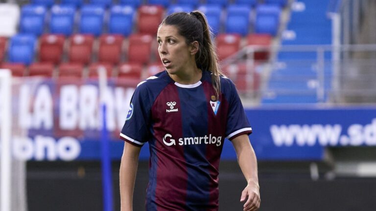 Patri Ojeda será nueva central del Espanyol Femenino Patri Ojeda viste la camiseta de la SD Eibar