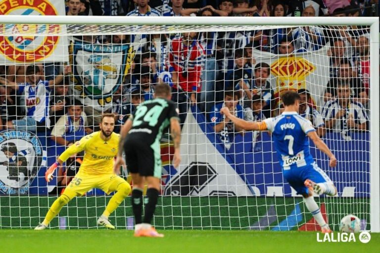 Pau López detuvo el penalti de Javi Puado en el 103