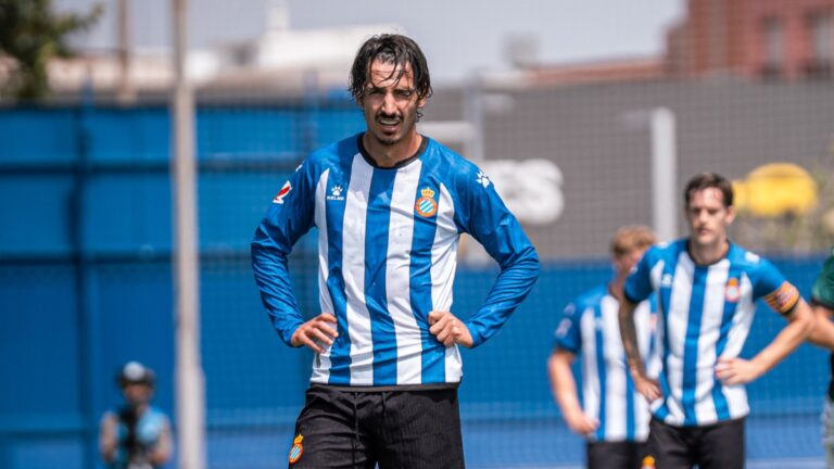 Pere Milla, en un amistoso de la pretemporada en la CE Dani Jarque